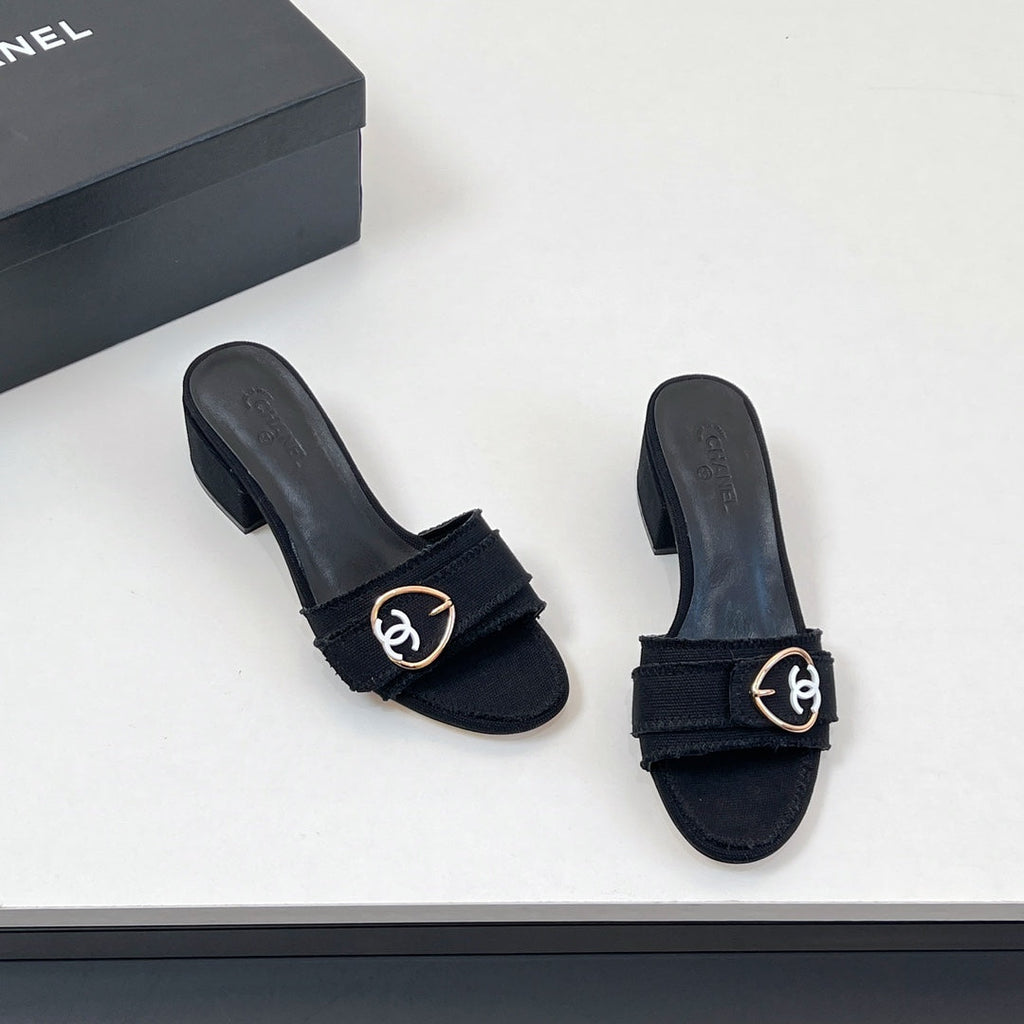 CC Mule Sandals In Black Canvas Fabric 149439