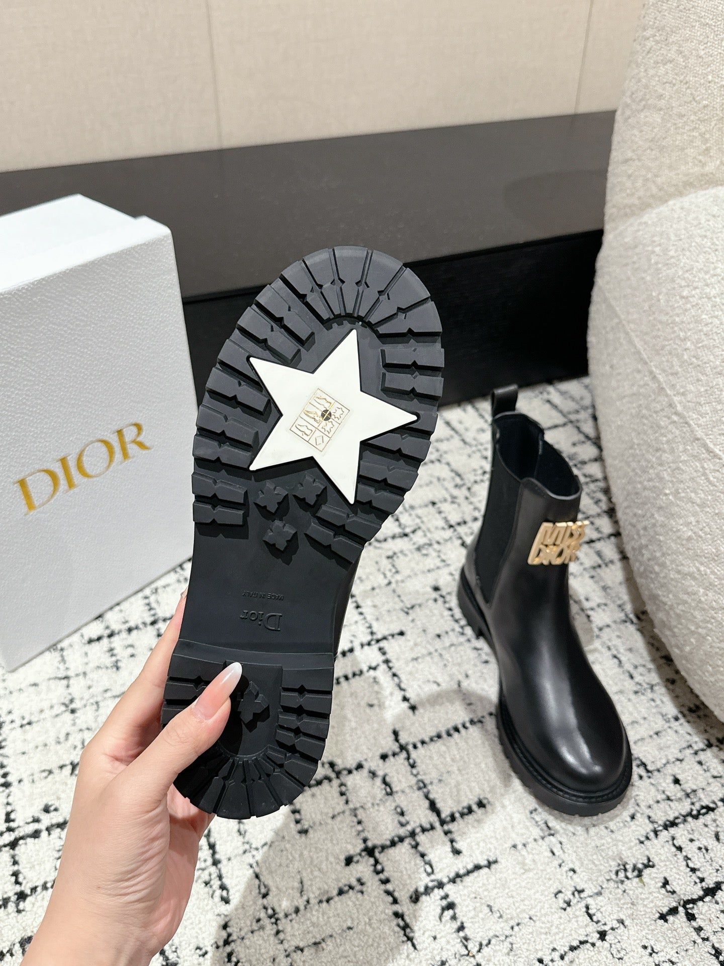 CD Miss Dior Chelsea Boots In Black Calfskin 103729