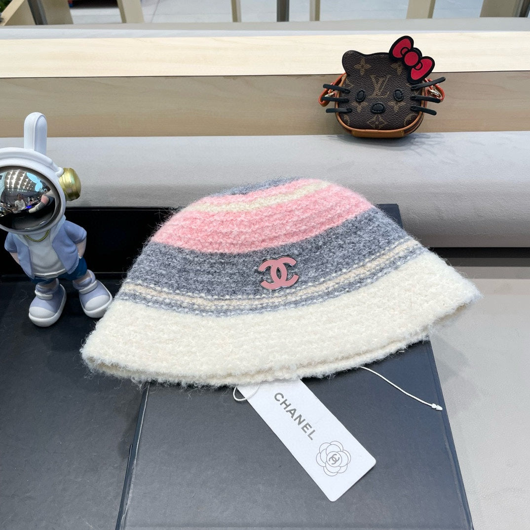 BUCKET HAT IN COLORFUL FLEECE 421128
