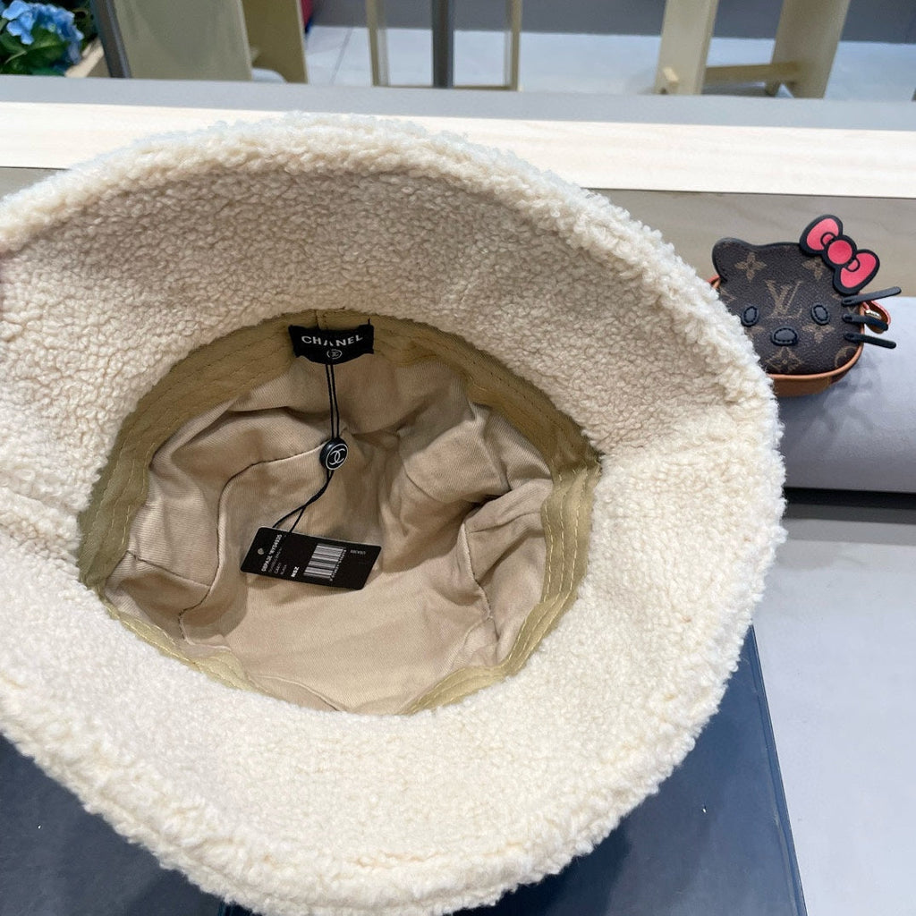 BUCKET HAT IN BEIGE LAMB WOOL 430249