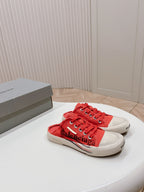 SNEAKER MULES IN RED CANVAS GRAFFITI LOGO