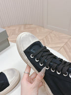 BLACK CANVAS HIGH-TOP SNEAKERS LOGO GRAFFITI