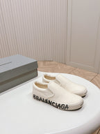 SLIP-ON SNEAKERS GRAFFITI IN WHITE CANVAS