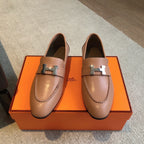 Paris Loafer Beige Perlino Calfskin With Silver Signature Buckle 509372