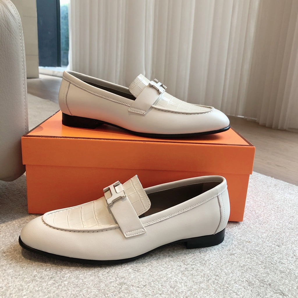 Paris Loafer Crocodile Pattern White Calfskin With Silver Signature Buckle 734376