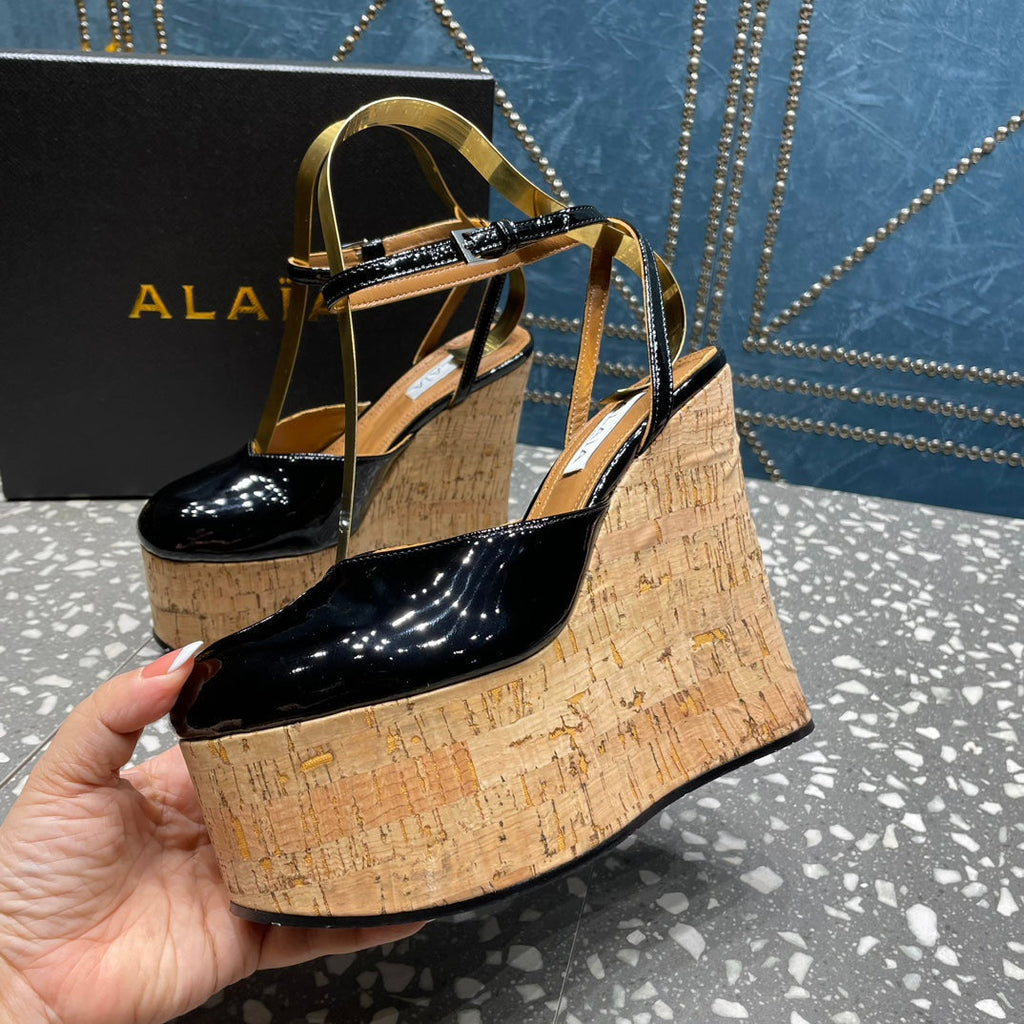 ALAIA WEDGE PUMP 15 CM IN BLACK LAMBSKIN AND BEIGE RUBBER