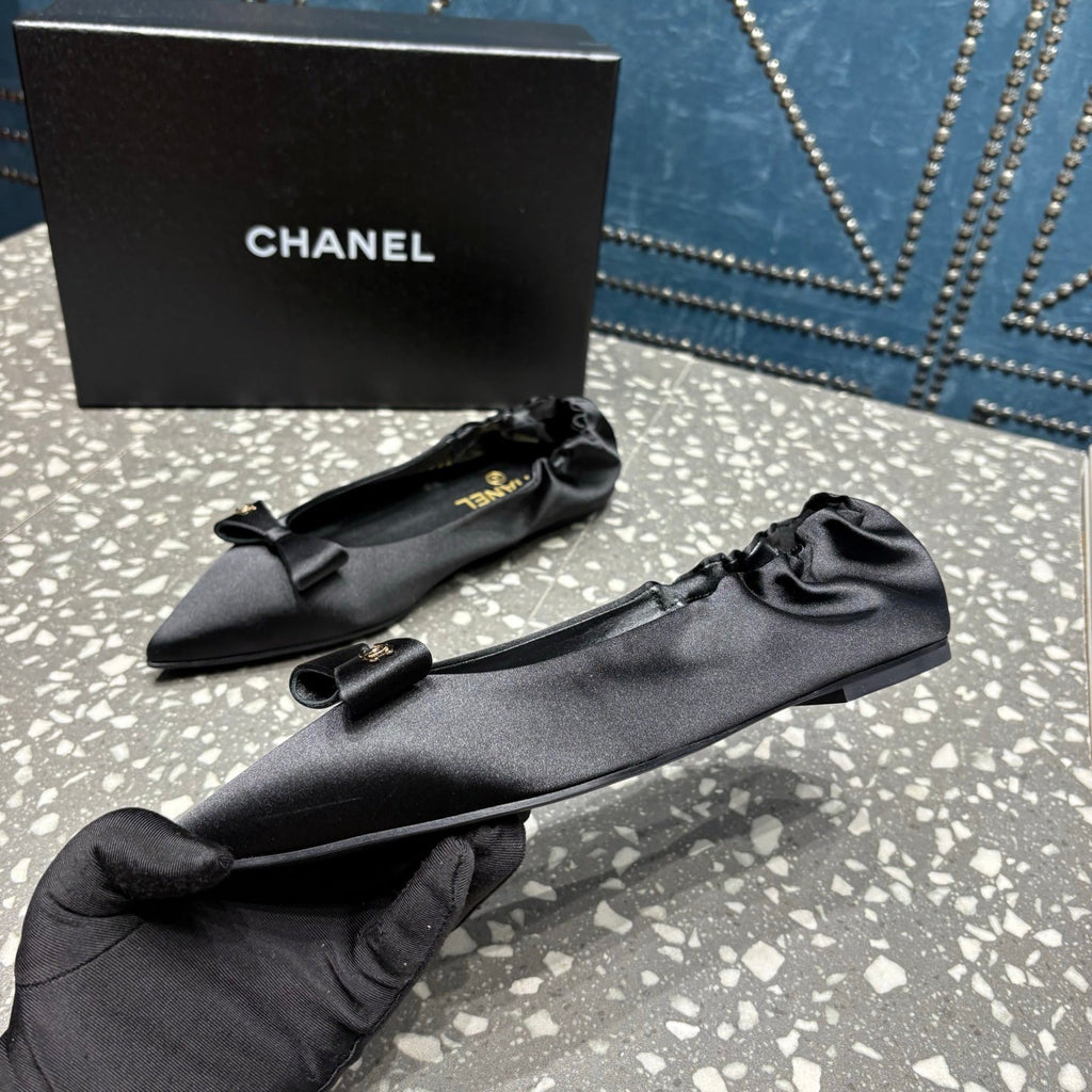 CC 25s Métiers d’art Ballet flats 10mm Black Silk Satin 423792