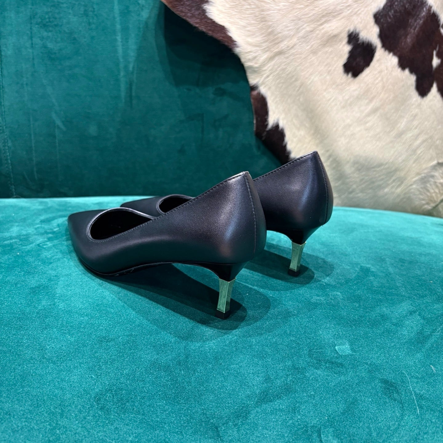 GG Pointed-Toe Slingback Black Leather 741256
