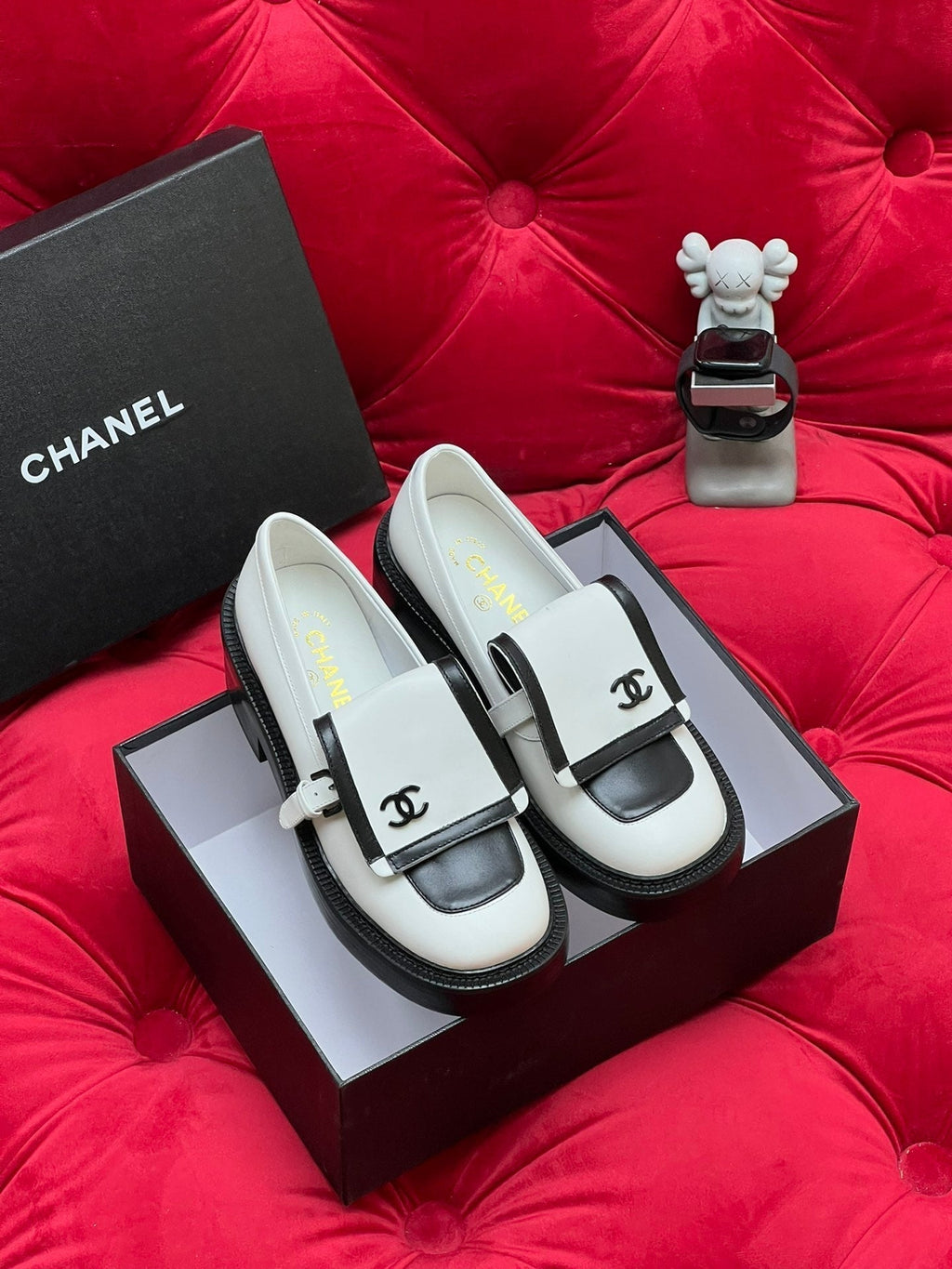 CC MOCCASIN LOAFER IN WHITE MIX BLACK LAMBSKIN