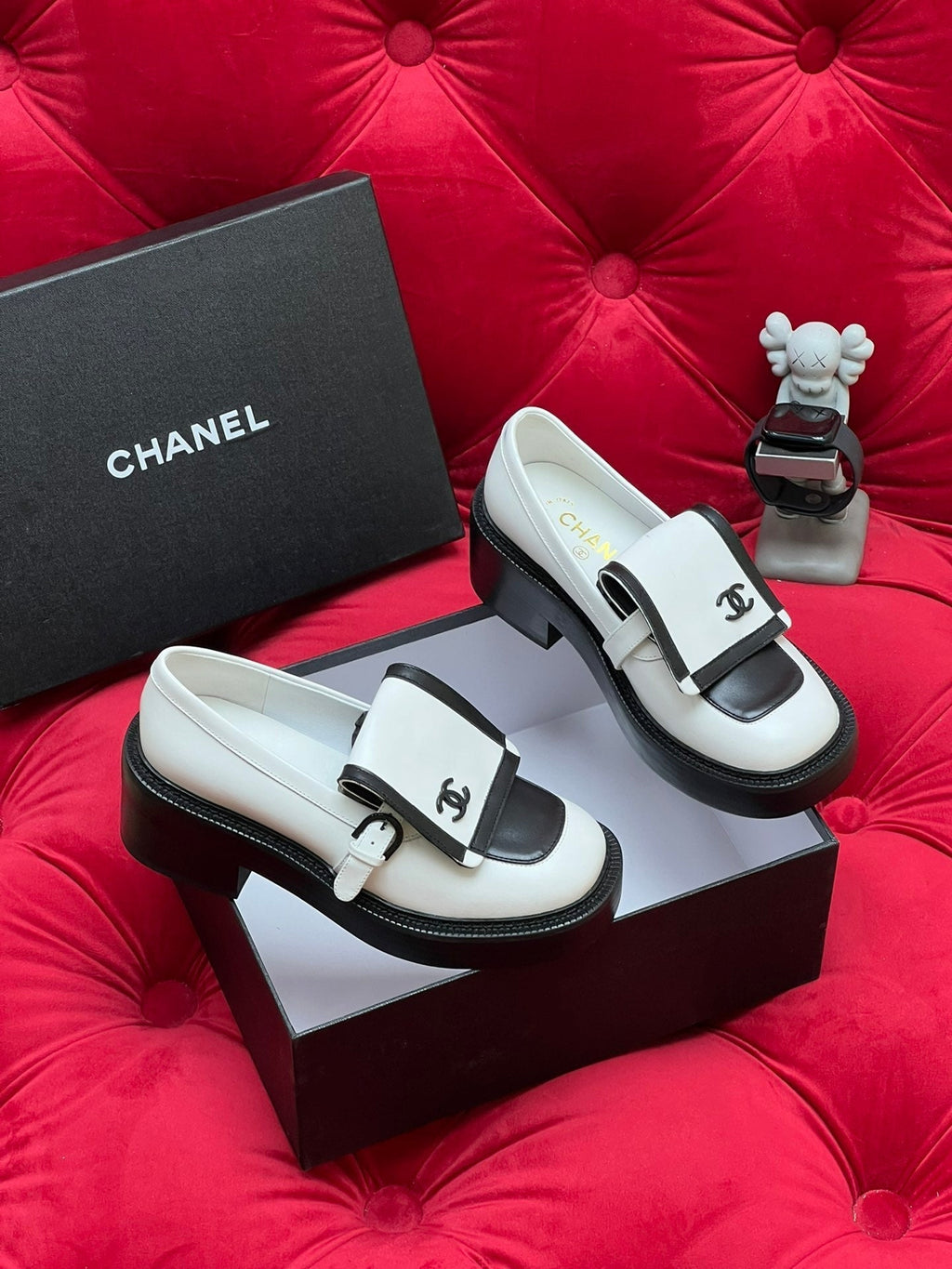 CC MOCCASIN LOAFER IN WHITE MIX BLACK LAMBSKIN