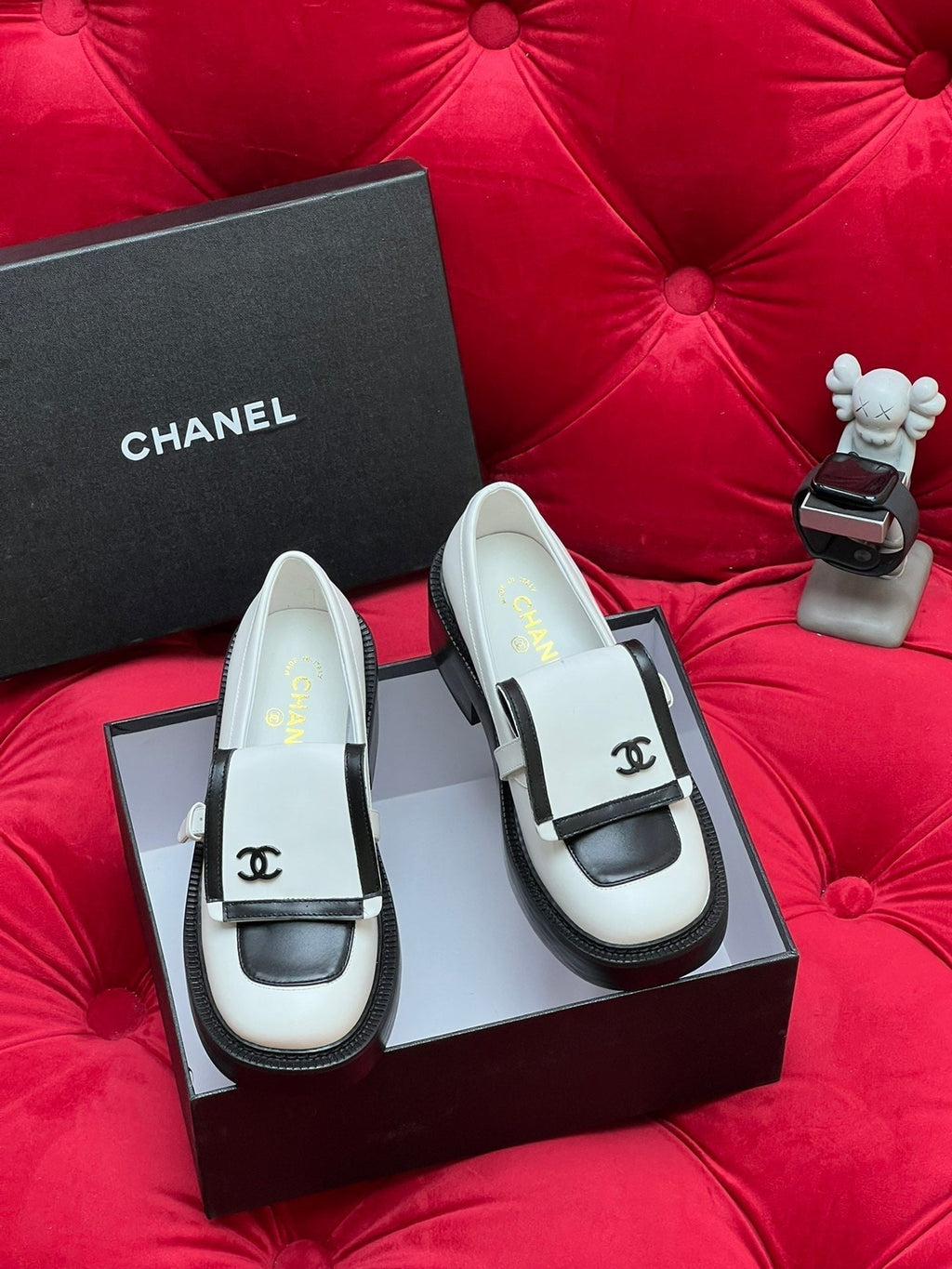 CC MOCCASIN LOAFER IN WHITE MIX BLACK LAMBSKIN