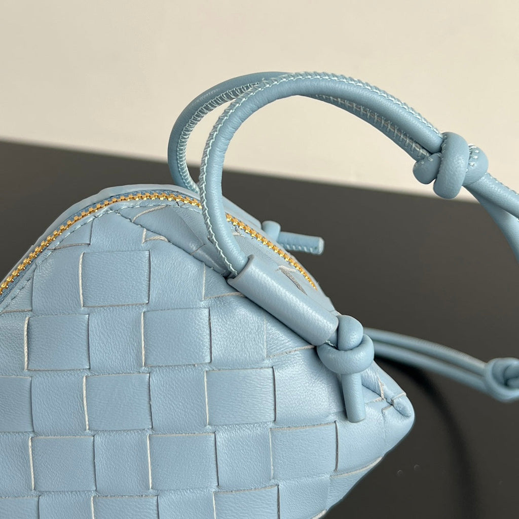 BV Concert Pouch 18.5cm Cloud Blue Lambskin