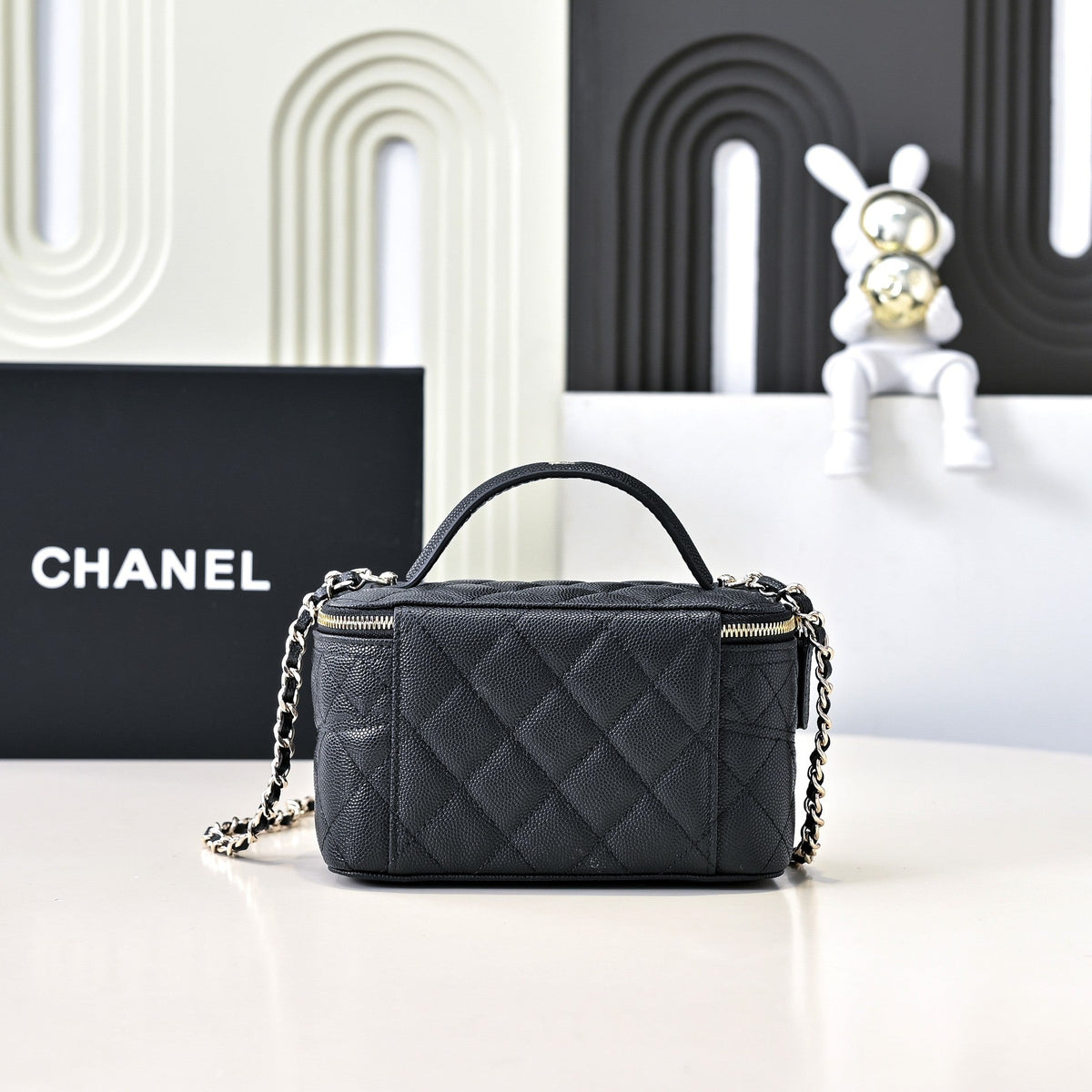 CC 25C Vanity Case 17 Black Caviar Leather 286273