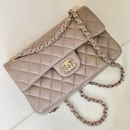 CLASSIC FLAP 23CM BEIGE LAMBSKIN LIGHT GOLD HARDWARE