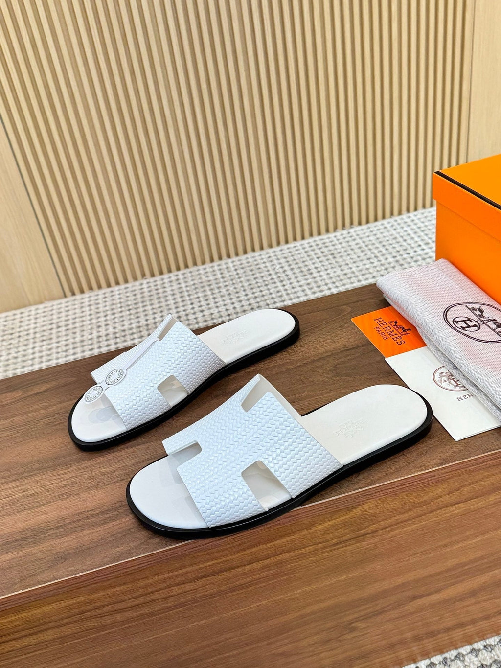 HM Men Izmir Sandals White Embossed Leather 799284
