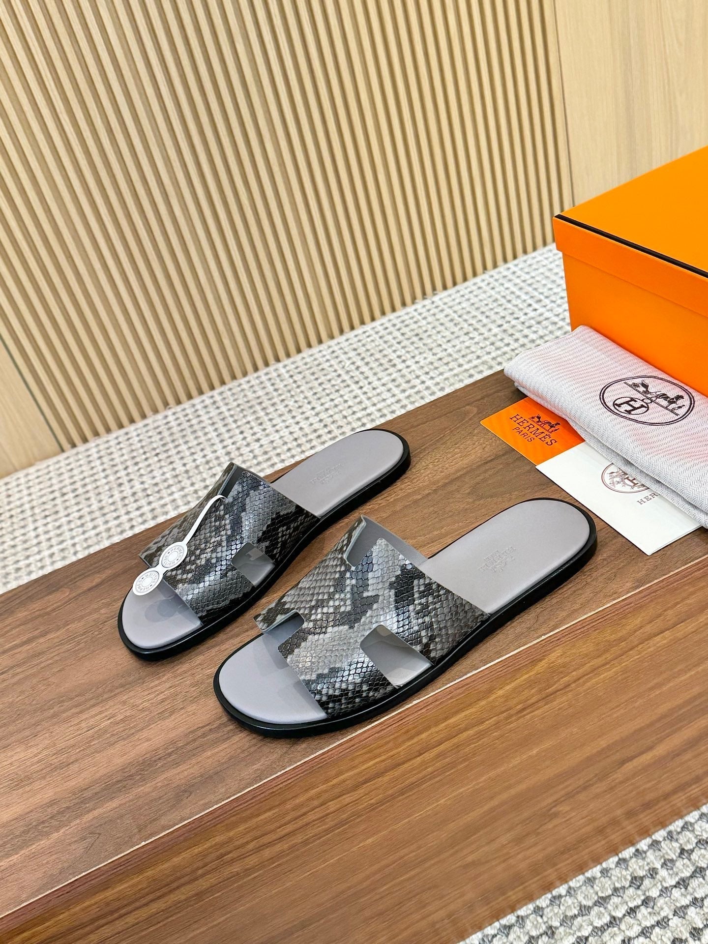 HM Men Izmir Sandals Grey Snakeskin 799286