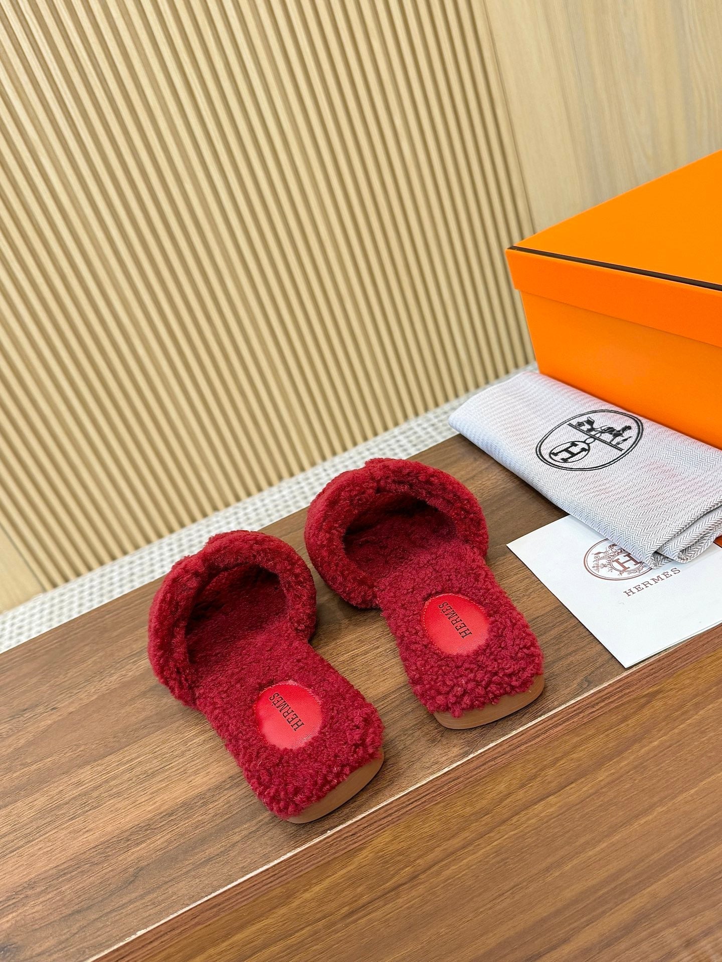 HM Oran Sandal Red Wool 543694
