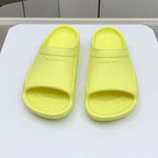 POOL CROCS IN MANZ YELLOW RUBBER
