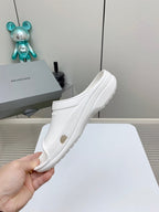 POOL CROCS IN WHITE RUBBER