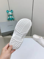POOL CROCS IN WHITE RUBBER