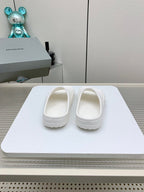 POOL CROCS IN WHITE RUBBER