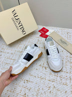 VT 25 Low Top Garavani Sneaker White Black Cowhide 331677