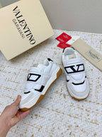 VT 25 Joy Play Low Top Sneaker White Black Cowhide 331681