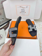 HM Oasis Sandals Black Cowhide 625260