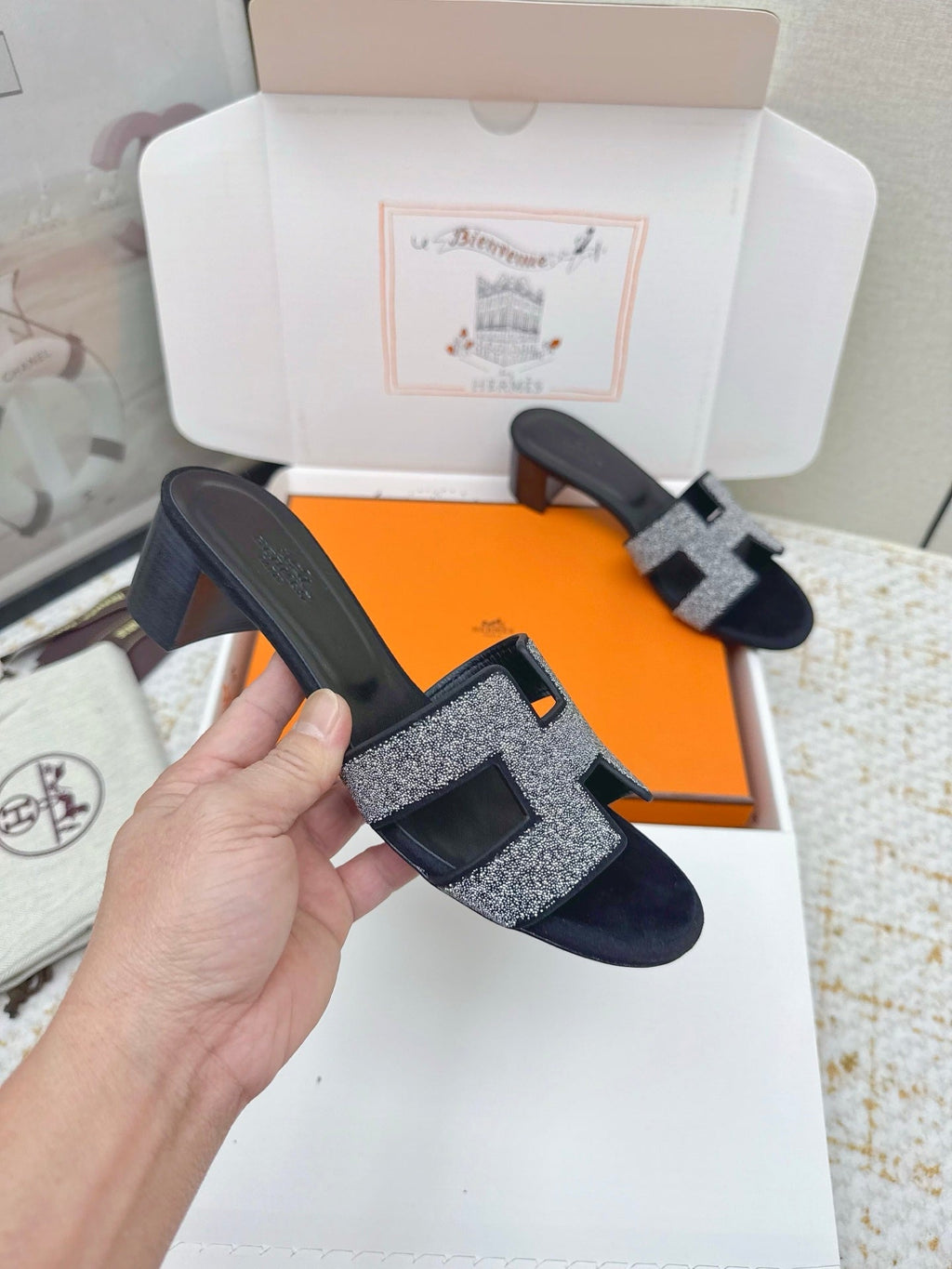 HM Oasis Sandals with Rhinestone Black Cowhide 625267