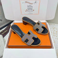 HM 26ss Oran Sandals 50 Grey Taupe Rhinestone Cowhide 625268