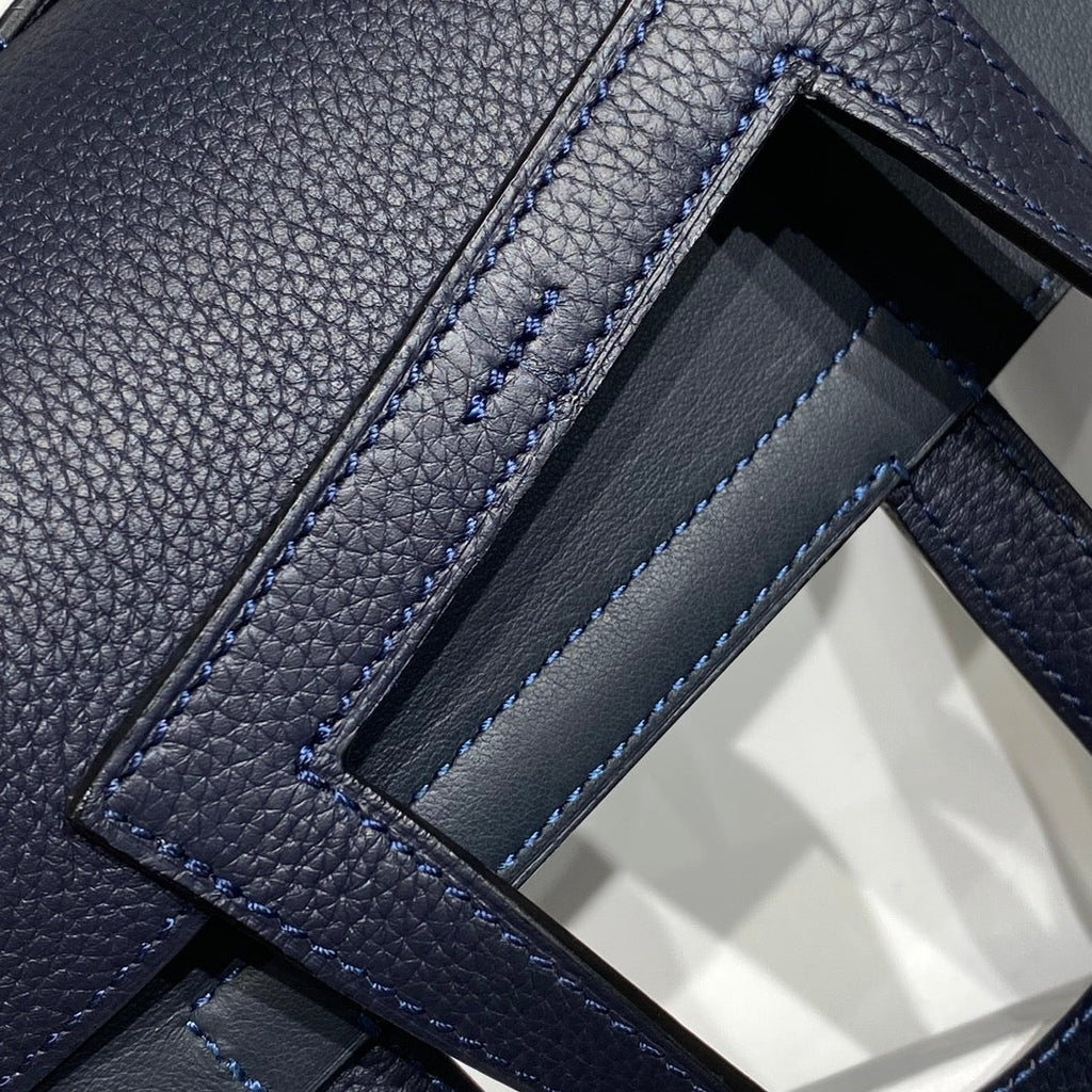 HALZAN 25 HANDLE BAG IN NAVY BLUE GRAINED CALFSKIN