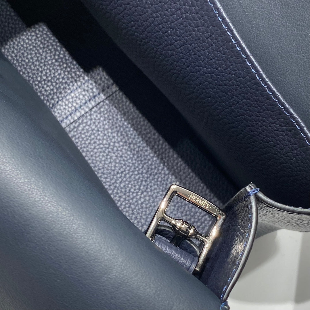 HALZAN 25 HANDLE BAG IN NAVY BLUE GRAINED CALFSKIN