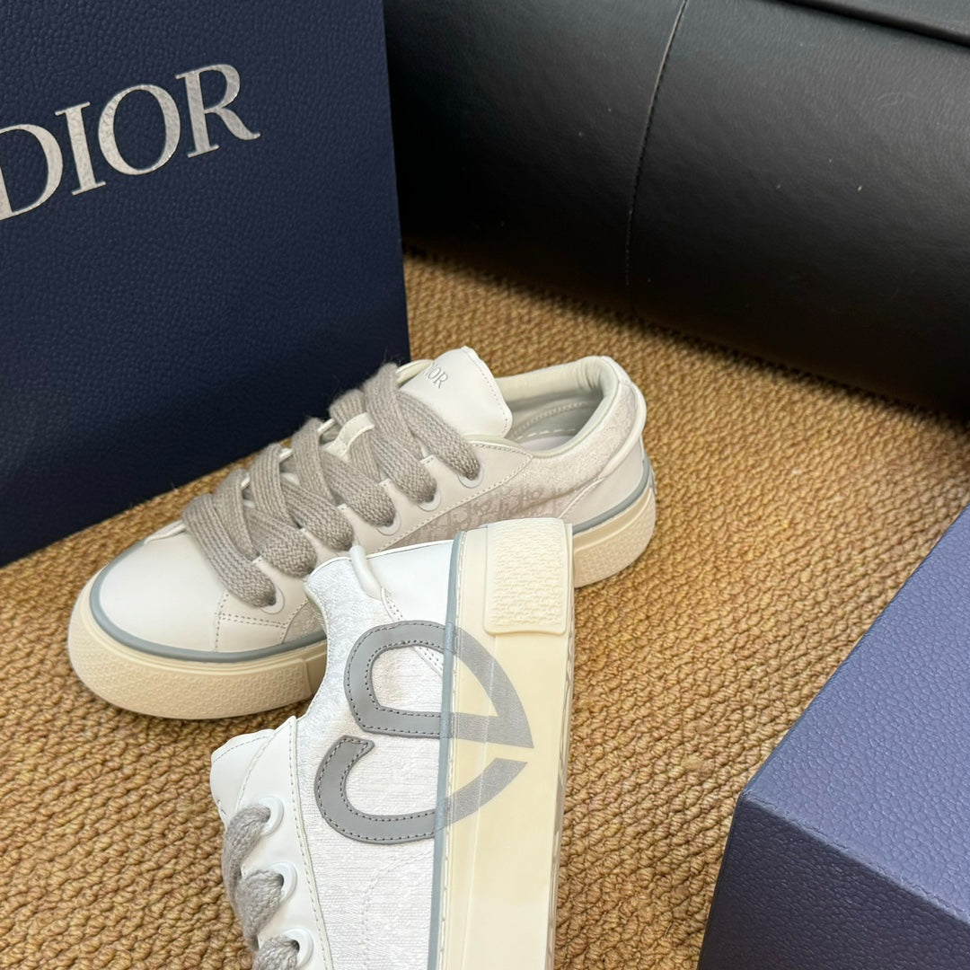 CD B33 Sneaker White Oblique Jacquard Fabric And Lambskin