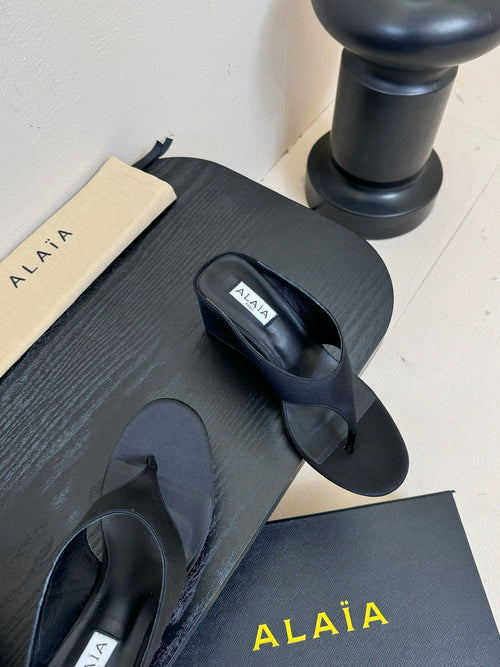 Alaia 25 Cube Thong Mules Black Satin Sheepskin 297039