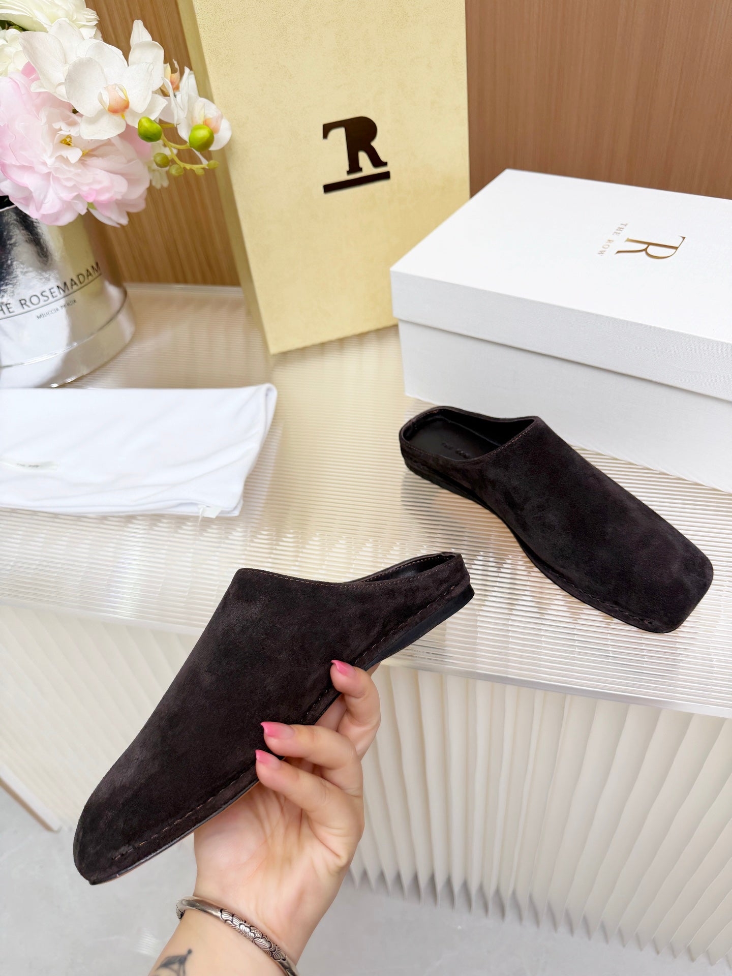 The Row Piper Slide Coffee Suede 707517