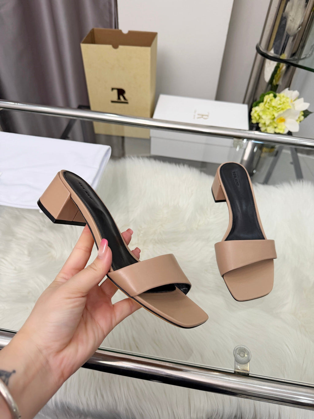 The Row New Chocolate Slide Beige Lambskin 707564