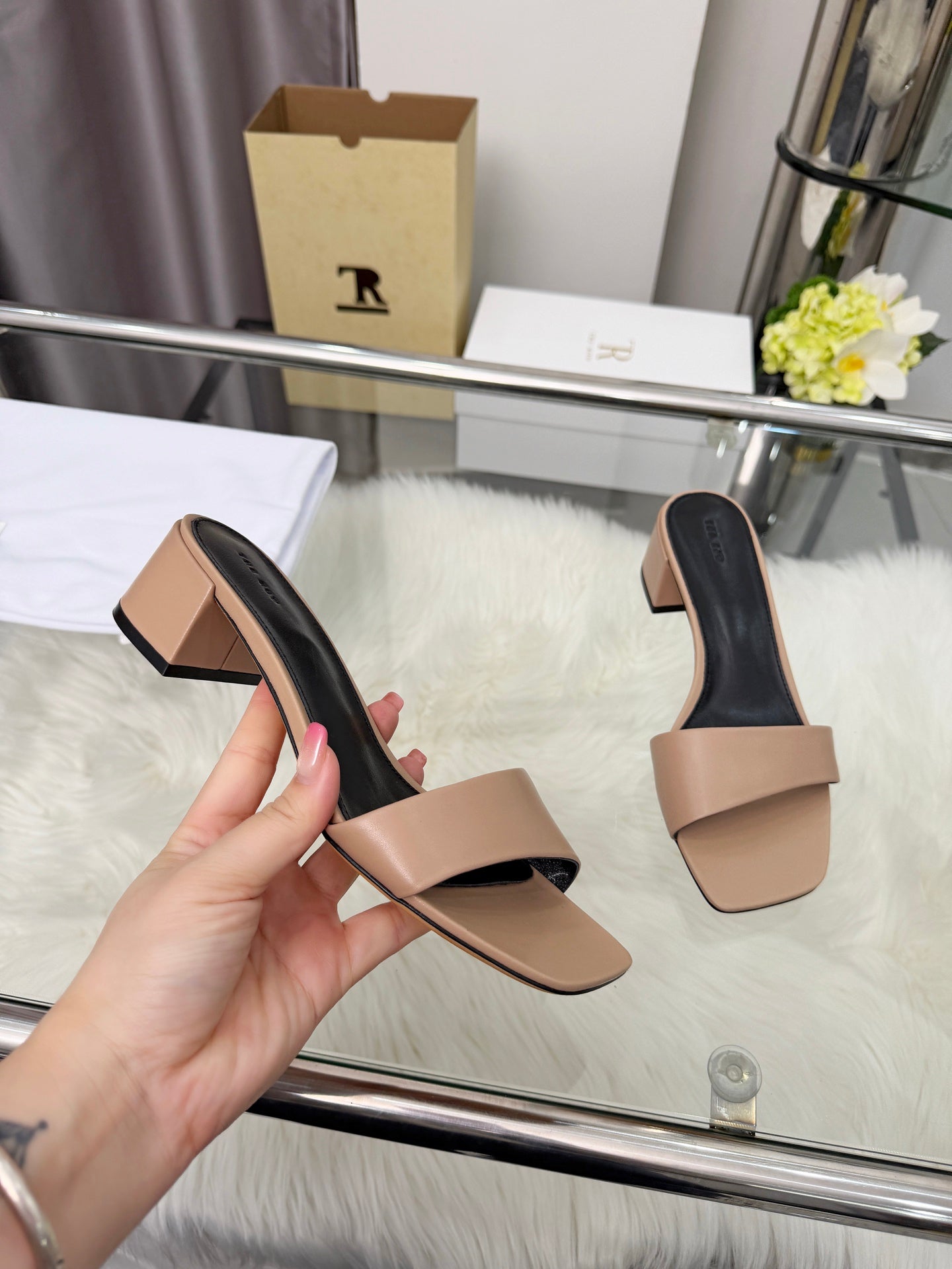 The Row New Chocolate Slide Beige Lambskin 707564