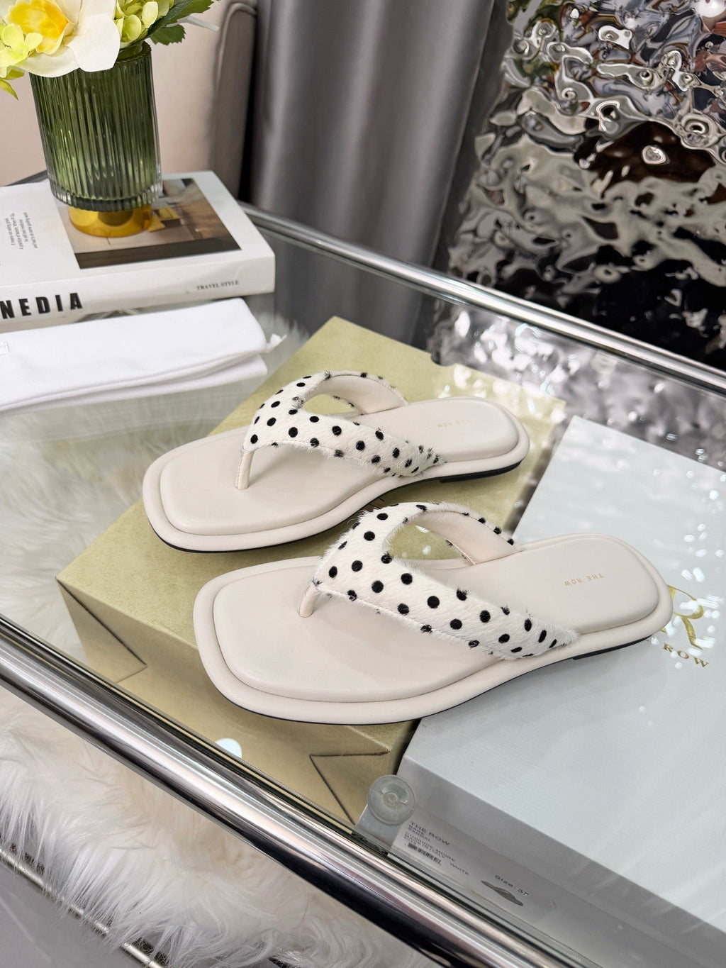 The Row Ginza Thong Sandals White Sheepskin Horsehair 707575