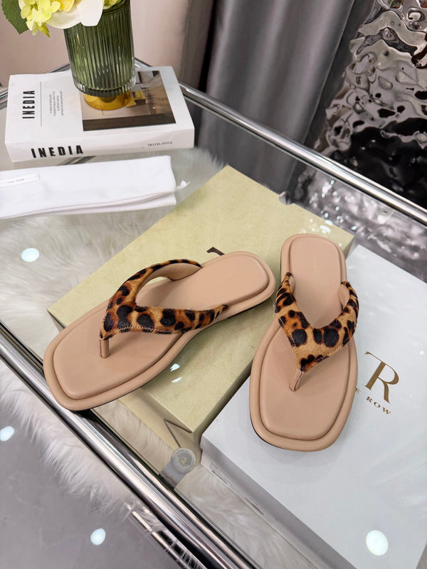 The Row Ginza Thong Sandals Beige Sheepskin Horsehair 707574