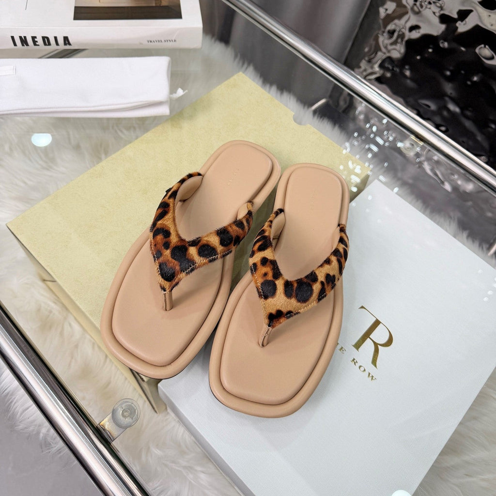 The Row Ginza Thong Sandals Beige Sheepskin Horsehair 707574