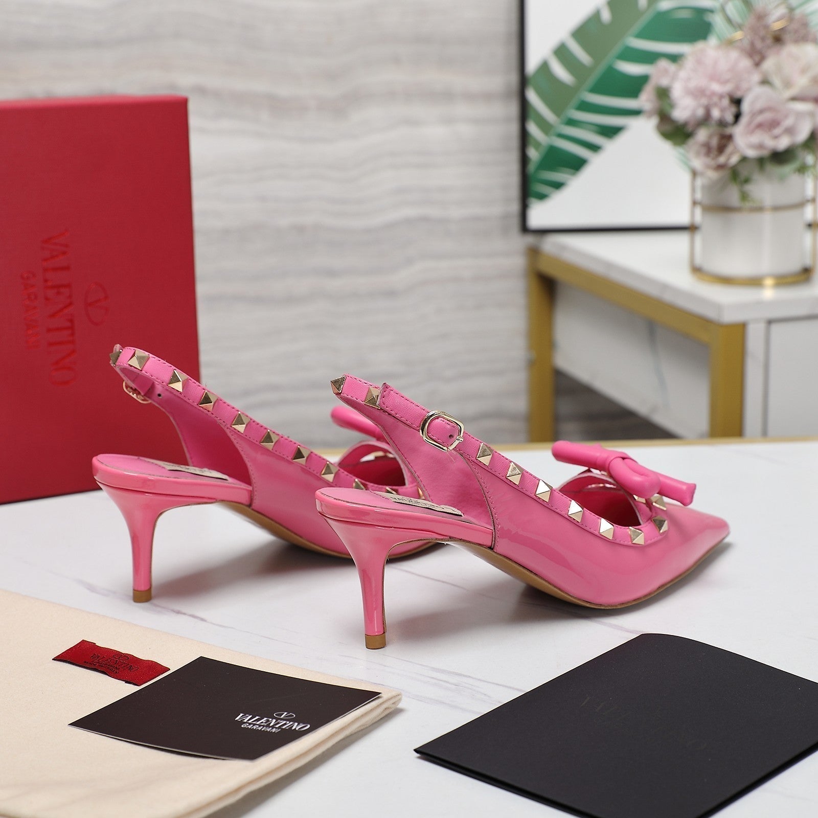 VL Rockstud Bow Slingback Fusca Pink Patent Leather Pump 60mm