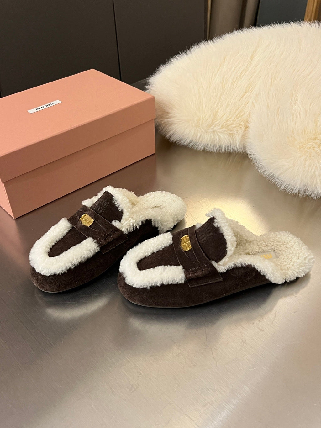 Miu Logo-Embossed Slippers Deep Neutral Suede Shearling 455920