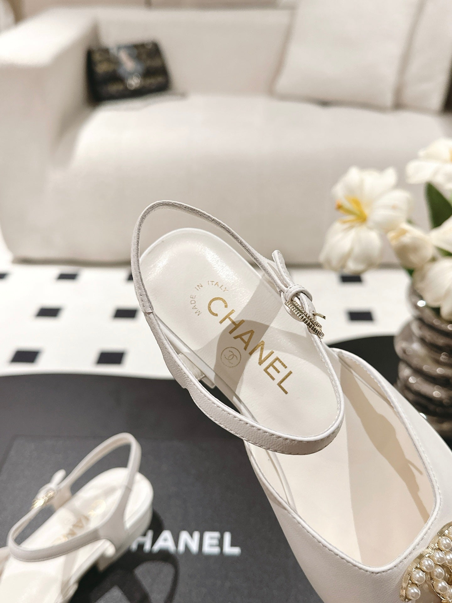 cc 25p mary jane white lambskin black grosgrain with pearl logo 237512