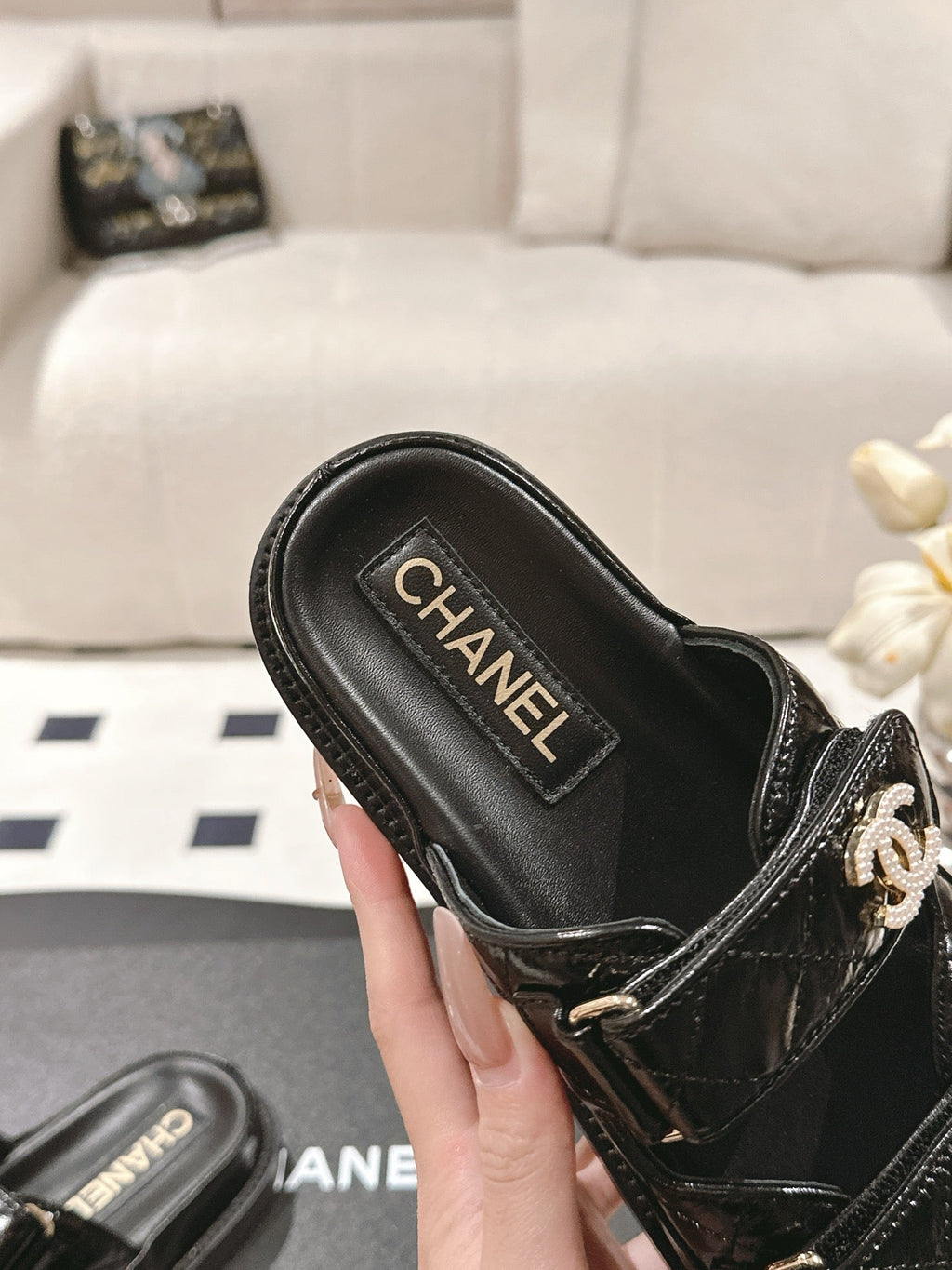 cc 25p logo with pearl mule sandal black leather 237585