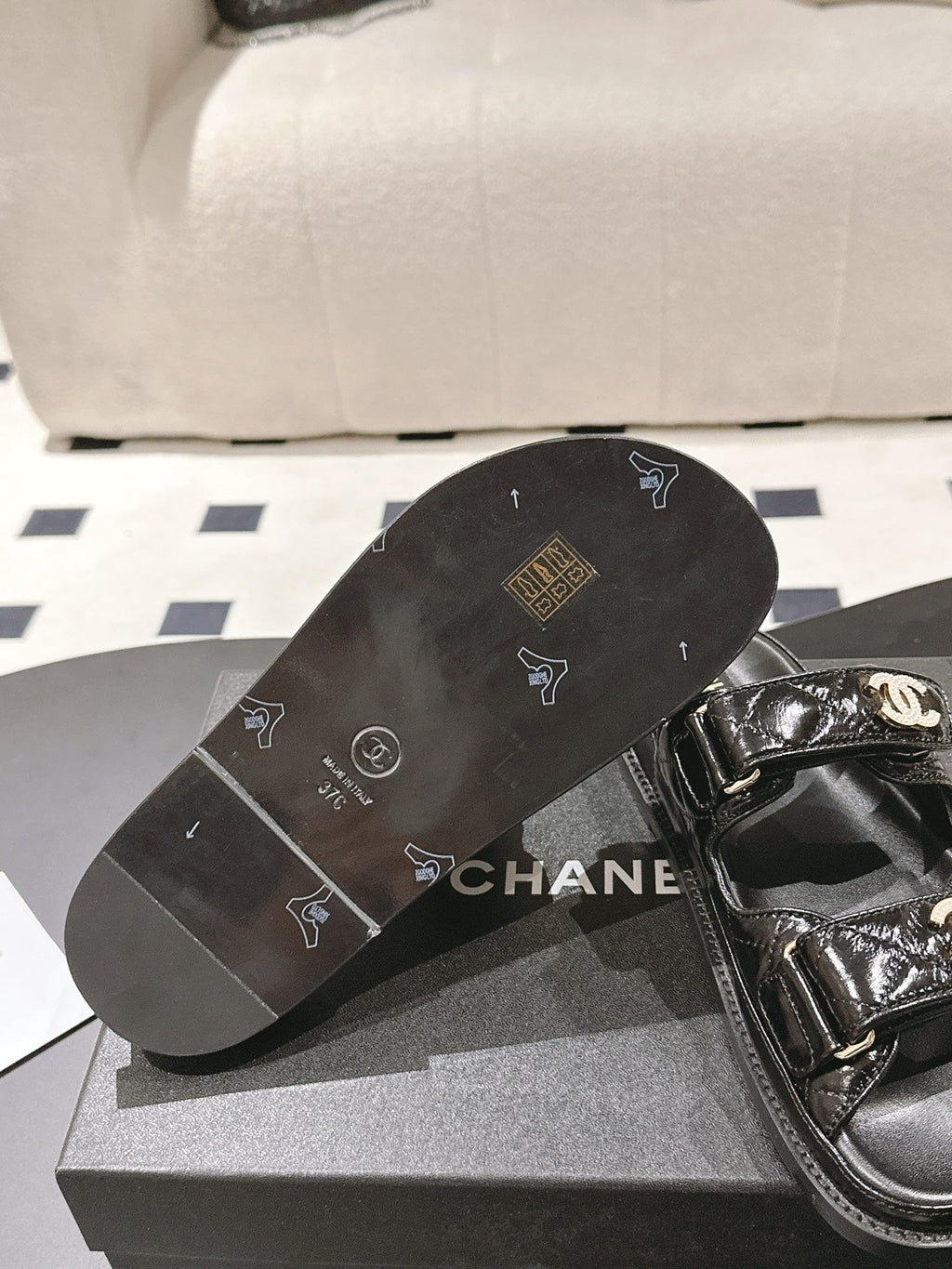 cc 25p logo with pearl mule sandal black leather 237585