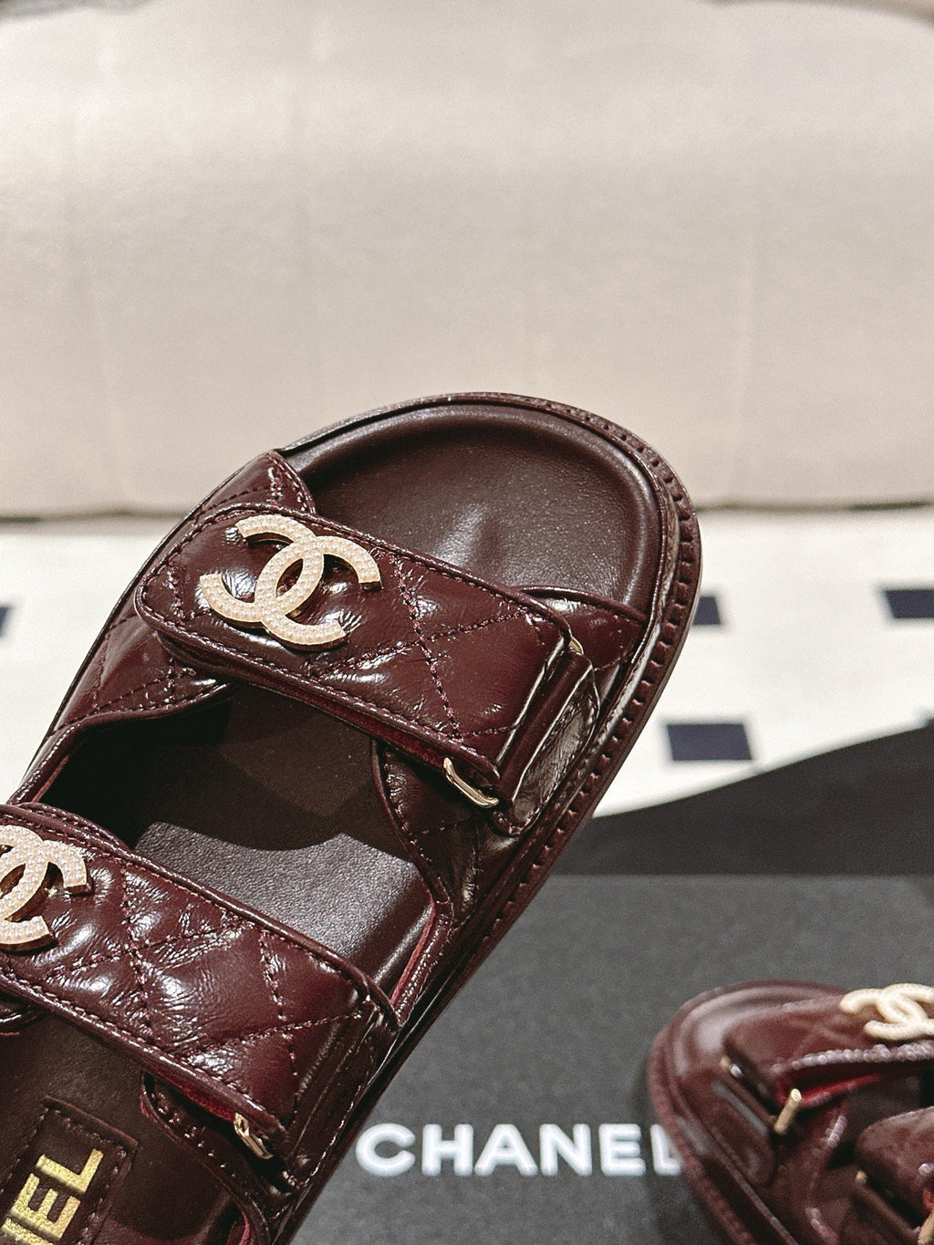 CC 25 Dad Deals Sandals Deep Brown Patent Leather 237587