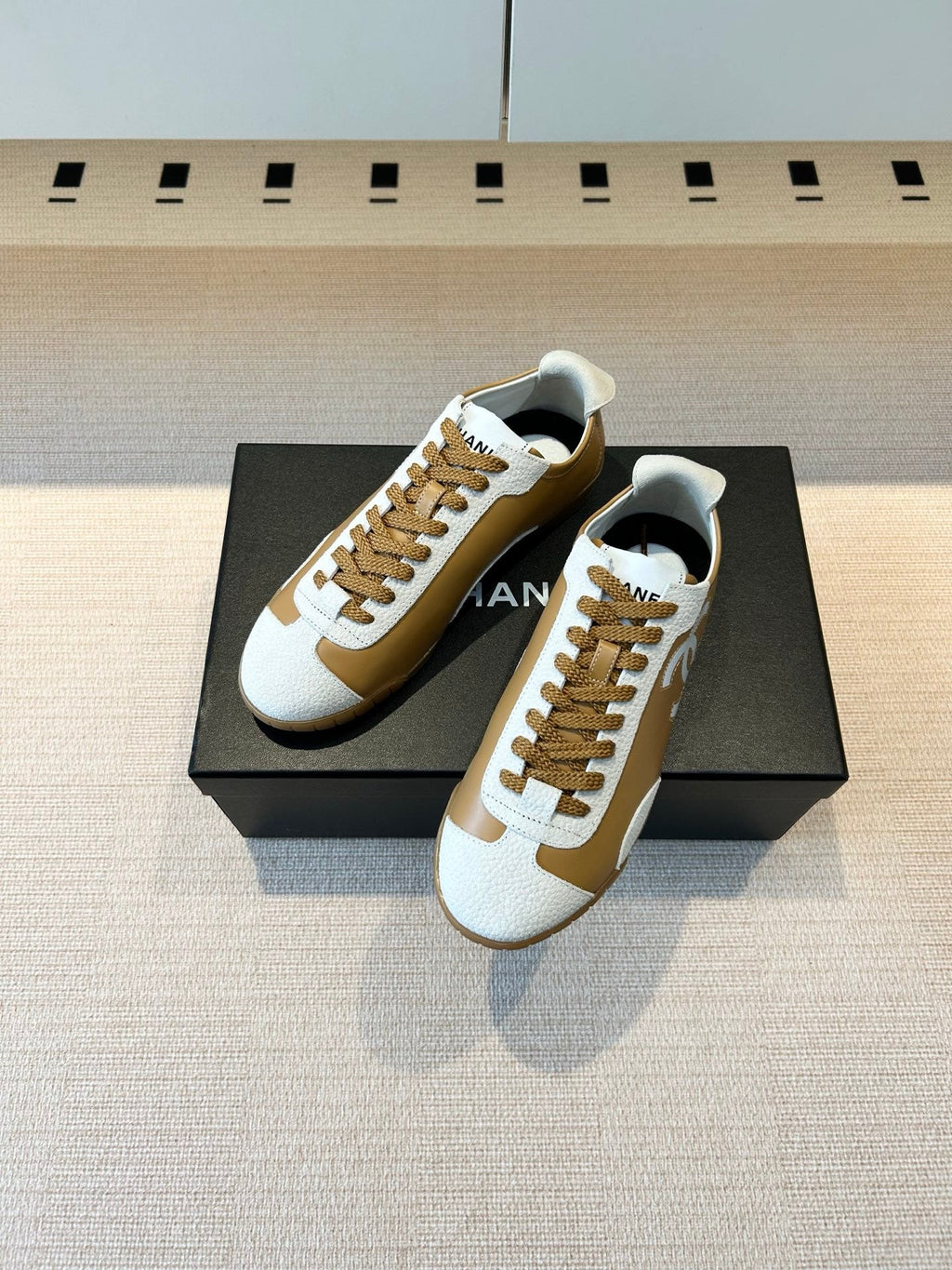 CC 26s Trainers White Brown Calfskin & Suede 618698