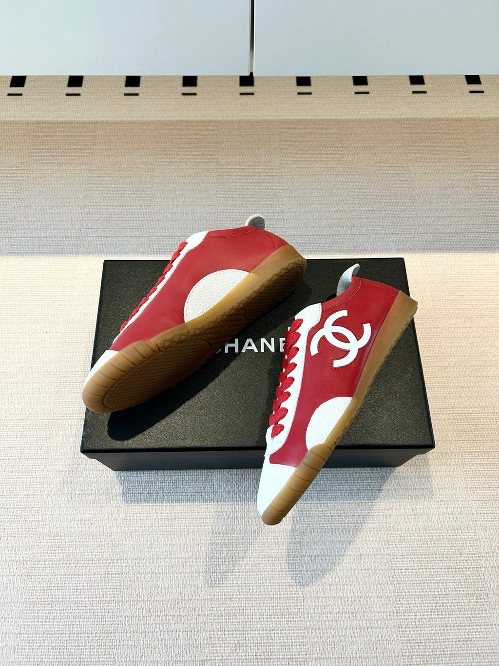 CC 26s Trainers White Red Calfskin & Suede 618695