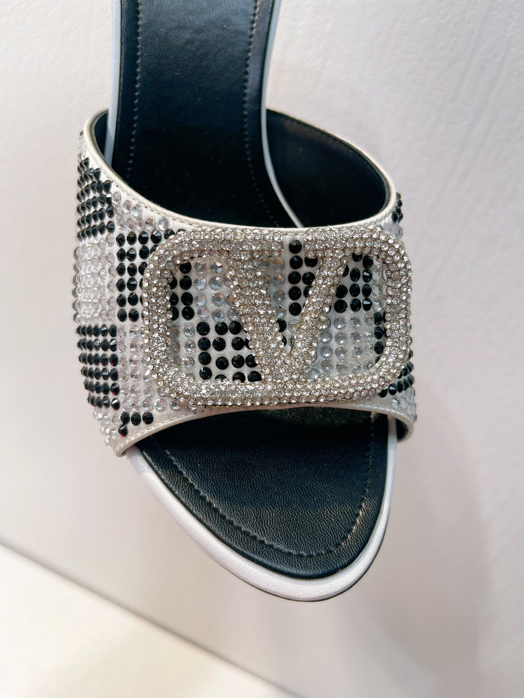 VT High Heeled Sandals Black White Sheepskin 292832
