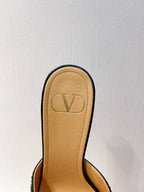 VT High Heeled Sandals Black Sheepskin 292851
